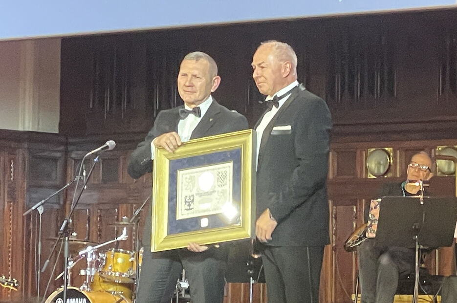 Ze slavnostního předávání ocenění Českých 100 nejlepších, oborová kategorie Zaměstnanost & Družstevnictví (Foto: SČMVD)